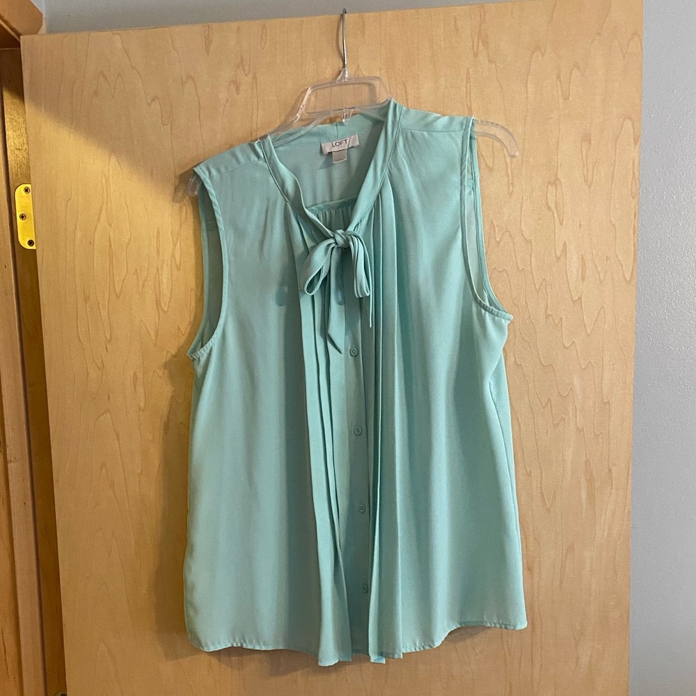 Mint sleeveless blouse XL